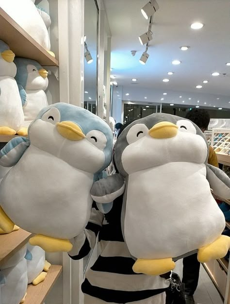 Cute Soft Toys Aesthetic, Penguin Stuff Toy, Soft Toys Aesthetic, Penguin Soft Toy, Penguin Plushie, Cute Squishies, Snap Streak Ideas Easy, Packing Kids, Dream Gift