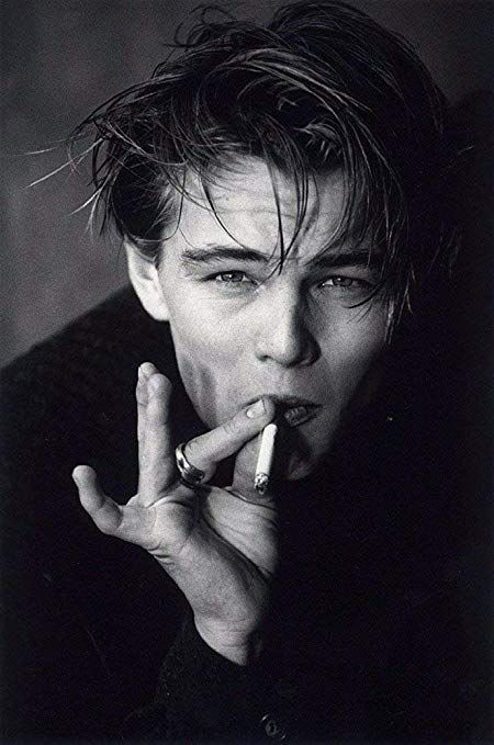 Mens Messy Hairstyles, Happy Birthday Leo, Leonard Dicaprio, Leonardo Dicaprio 90s, Marlon Teixeira, Young Leonardo Dicaprio, 90s Men, Photographie Portrait Inspiration, Leo Dicaprio