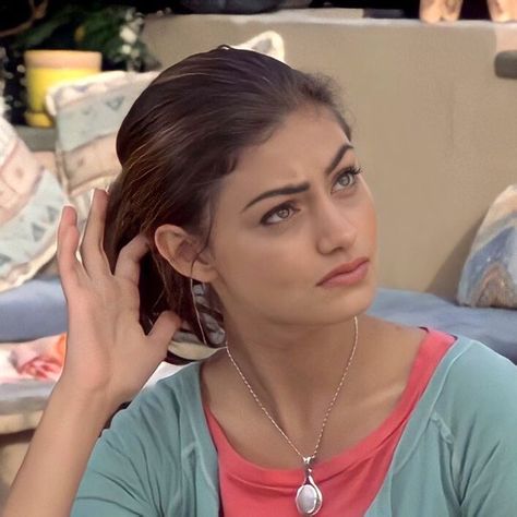 Phoebe Tonkin H2o, Cleo Sertori, No Ordinary Girl, Beach Girl Aesthetic, H2o Mermaids, Mako Mermaids, Alt Girls, Mermaid Aesthetic, Ordinary Girls