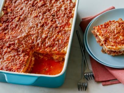 Easy Turkey Lasagna Recipe | Ina Garten | Food Network Turkey Lasagna Recipe, Turkey Lasagna, Sausage Lasagna, Lasagna Recipes, Famous Food, Ina Garten Recipes, Easy Turkey, Barefoot Contessa, No Noodle Lasagna