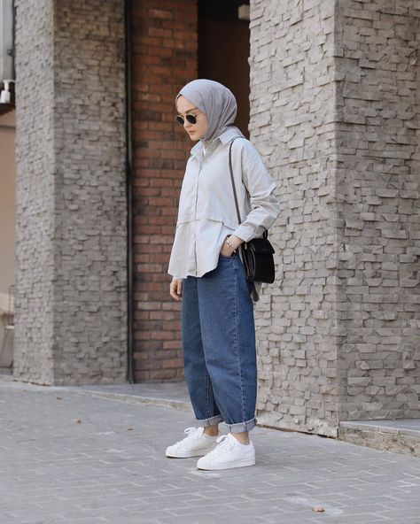 Ootd Hijab Hoodie, Streetwear Hijab, Hijab Hoodie, Hijab Streetwear, Hijab Fashion Summer, Hijabista Fashion, Street Hijab Fashion, Hijab Fashionista, Modern Hijab Fashion