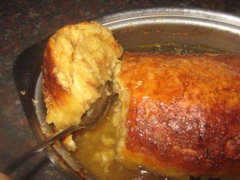 Roly poly/nasionale poeding Bobotie Recipe, Roly Poly Pudding, Baileys Recipes, African Dessert, Baked Desserts, Warm Desserts, Dessert Recipies, Cold Lunches, African Recipes