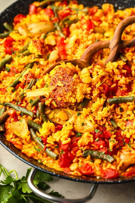 Vegan Paella - Nora Cooks Paella Recipe Authentic, Vegan Paella, Seitan Chicken, Nora Cooks, Vegan Chorizo, Quick Easy Vegan, Paella Recipe, Easy Vegan Dinner, Colorful Vegetables