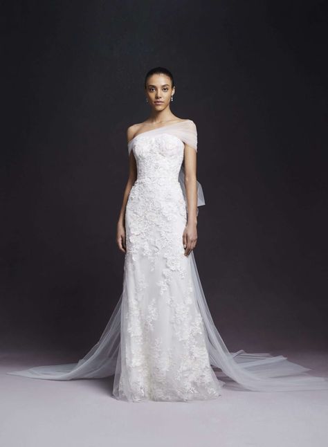 marchesa-mckenna-cape-wedding-dress-0422 Marchesa Wedding Dress, Bridal 2023, Marchesa Couture, Marchesa Bridal, Marchesa Spring, Cape Wedding Dress, Bridal Fashion Week, Spring 2023, Marchesa