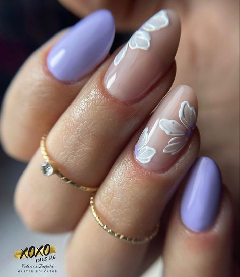 Violet Nails With Flowers, Lavender Colour Nail Art, Wedding Nails Light Purple, Wedding Nails Bridesmaid Purple, Nails With Lilac Dress, Wedding Nails With Lavender, Violet And White Nails, Purple Pattern Nails, Wisteria Nails Wedding