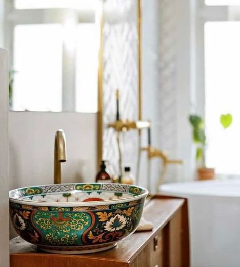 London Basin Company on Instagram: "@bagasoster beautiful Scandi style bathroom featuring the intricately patterned Adriana basin✨🤍🌿  We simply love the repurposed antique teak console, soft taupe colour on the walls and use of brass hardware 👌" Vanity Unit Bathroom, Unit Bathroom, Asian Interior Design, Green Play, Asian Interior, Taupe Colour, Basin Design, Vintage Repurposed, Style Bathroom