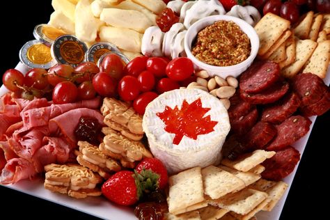 Canada Day Party Ideas, England Recipes, Canadian Recipes, Canadian Food, O Canada, Summer Celebration, Canada Day, Childrens Party, Charcuterie Board