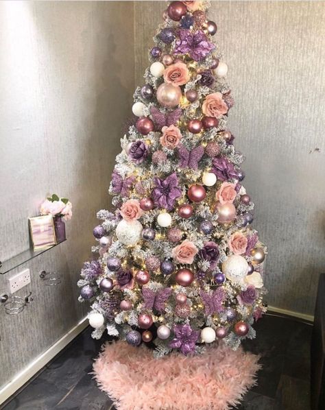 10 Gorgeous Purple Christmas Decorations Pink And Purple Christmas Tree, Purple Christmas Tree Decorations, Purple Ornaments, Purple Christmas Decorations, Tree Rug, Rose Gold Christmas Decorations, Pink Ornaments, Christmas Tree Inspo, Amazing Christmas Trees