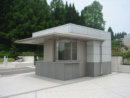 Guardhouse Entrance, Security House, Modern Guard House Design, Guard House Design, Guardhouse Design, Security Post Design Architecture, Security Hut Design, Guard Booth, Security Booth