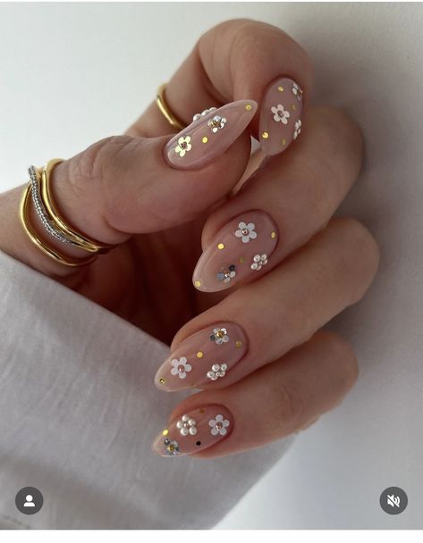 Flower Nail Designs, Nail Plate, Sparkly Nails, Manicure Y Pedicure, Art Products, Classy Nails, Floral Nails, Chic Nails, Nail Accessories