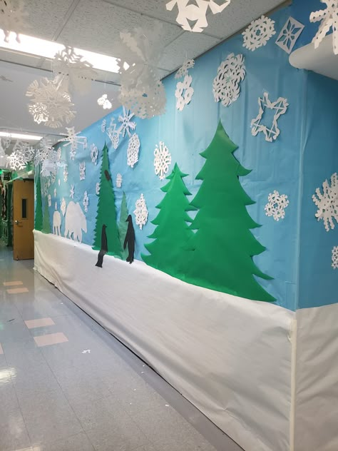 Winter Wonderland Decorations Office, Winter Wonderland Decorations Christmas, School Hallway Decorations, Christmas Cubicle Decorations, Winter Classroom Decorations, Christmas Hallway, Wonderland Decorations, Vbs Decorations, Classroom Christmas Decorations