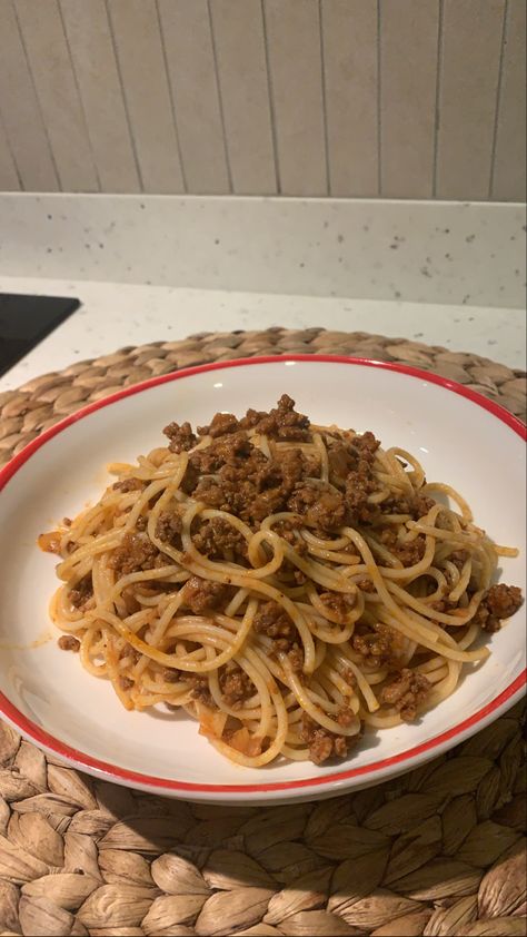 Pasta Bolognese Aesthetic, Spagetti Story, Spageti Bolognaise Aesthetic, Spagetti Bolognese Aesthetic, Spaghetti Bolognese Aesthetic, Bolognese Spaghetti, Spaghetti Bolognaise, Pasta Bolognese, Pasta Food