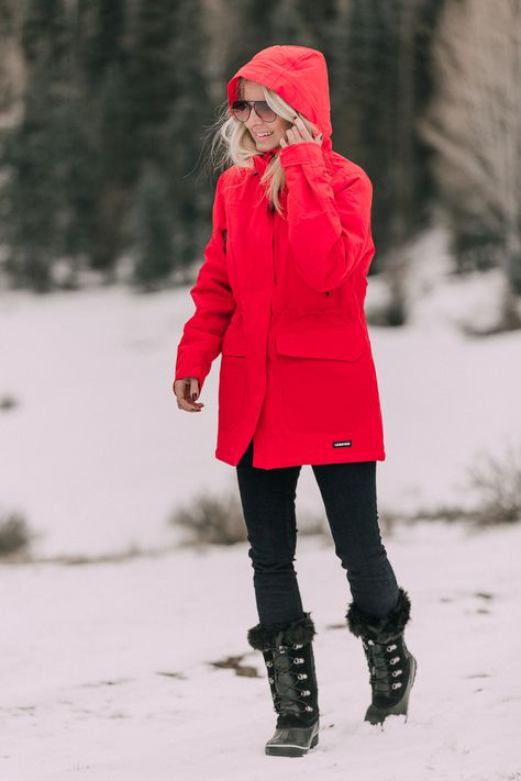 Best Winter Coats Guaranteed to Keep You Warm! | Busbee Style Red Parka Outfit, Green Parka Outfit, Red Winter Jacket, Erin Busbee, Parka Outfit, Sorel Snow, Red Parka, Busbee Style, Snow Style