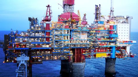 Gas Work, Water Well Drilling Rigs, Oil Rig Jobs, Water Well Drilling, Oil Platform, Oil Field, Oil Drilling, Marine Engineering, Well Drilling