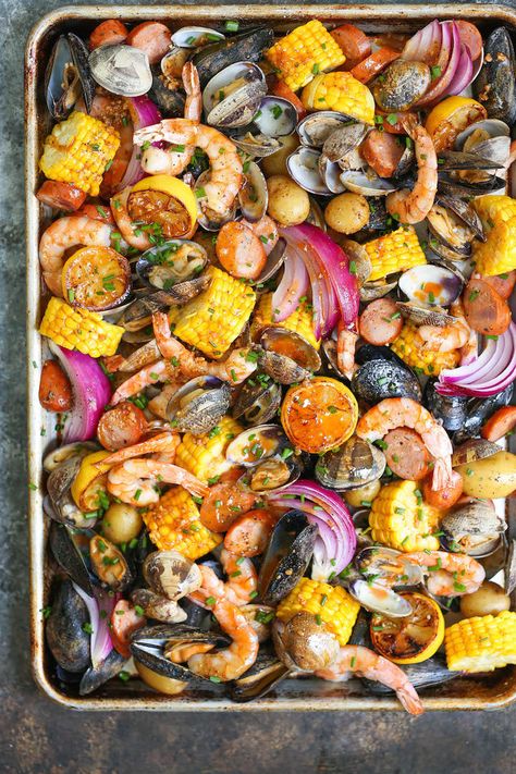 Shrimp And Clams Recipes, Clam Bake Recipe, Clam Bake Party, Shrimp Chorizo, Elegant Dishes, Seafood Bake, Seafood Boil Recipes, Shell Fish, Mussels Recipe