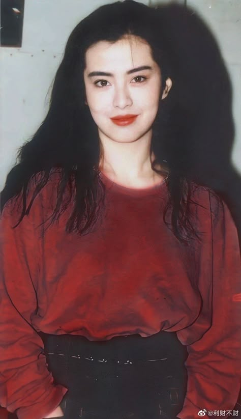 Retro Hongkong Makeup, Vintage Hong Kong Makeup, 90s Hong Kong Makeup, Joey Wong 90s, Retro Hong Kong Makeup, Asian 90s Fashion, Vintage Hong Kong Aesthetic, Archetype Makeup, Hongkong Aesthetic