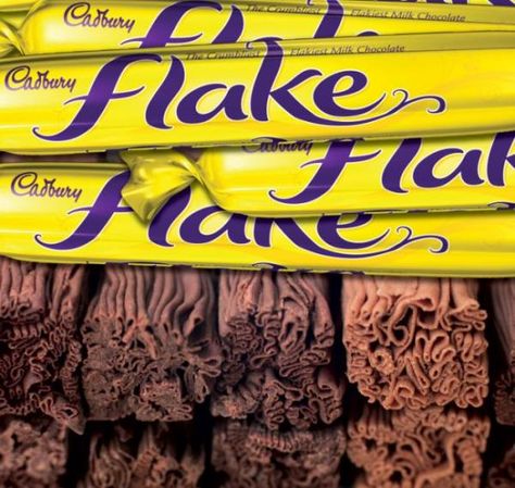 Flake!! Ñam! Cadbury Flake, British Candy, Flake Chocolate, British Sweets, Cadbury Chocolate, Chocolate Brands, Chocolate Sweets, English Food, British Food