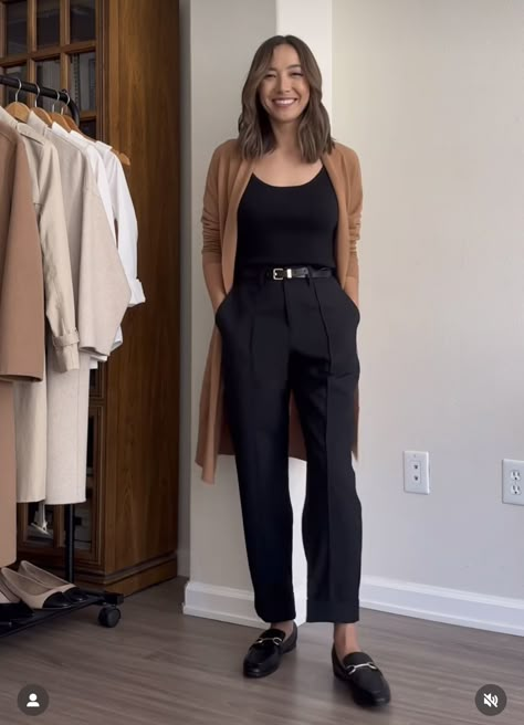 Therapist Outfit, Slacks Outfit, Corporate Girly, Office Outfits Women Casual, Office Fits, Casual Work Outfits Women, Business Casual Outfit, Office Casual Outfit, Look Formal