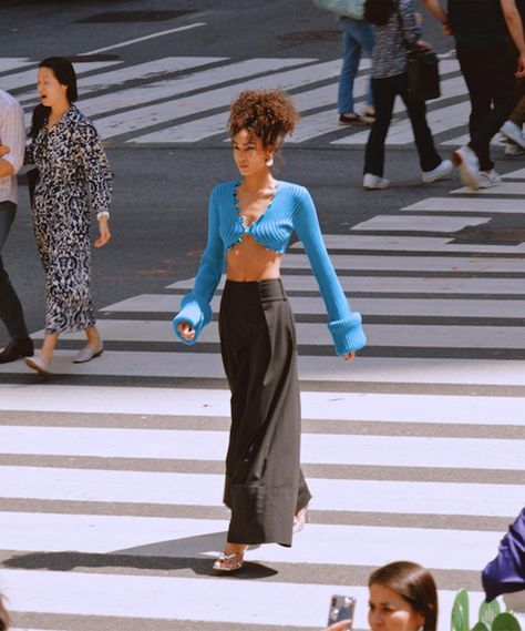 Black Fashion Influencers, Black Women In The 90s Fashion, Black Women 90s Fashion, 90s Black Women Fashion, 90s Black Fashion, 90s Fashion Black Women, Black Women Streetwear, Elwood Clothing, Black 90s Fashion