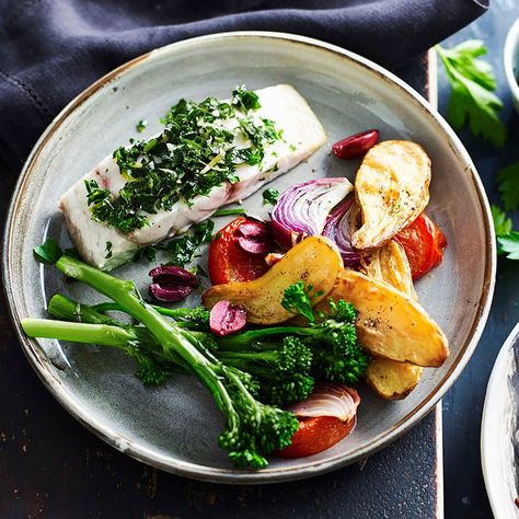 A healthier WW recipe for Baked barramundi with gremolata ready in just 45. Get the Points value plus browse 5,000 other delicious recipes today! Baked Barramundi, Barramundi Recipes, Ww Food, Ww Recipe, Lemon Rind, Ww Recipes, Fish Recipes, Seafood Recipes, Tray Bakes