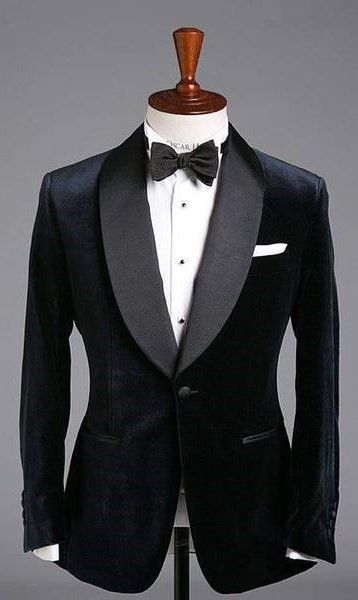 Tuxedo Types, Trending Suits For Men, Trending Suits, Tuxedo Ideas, Fancy Jackets, Chasing Money, Dinner Jackets, Mens Formalwear, Stylish Mens Suits