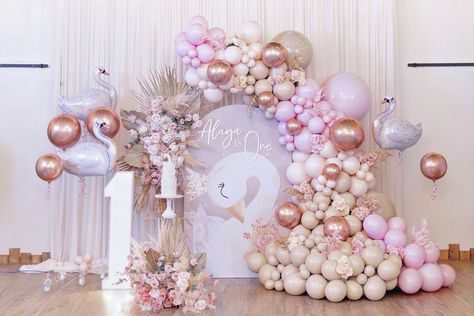 Soft and elegant for this Swan 🦢 Themed 1st Birthday. With @luxuryeventdecor_ @balloonsbydina @szainphotography | Instagram Lake Theme Party, Lake Birthday, Lake Theme, Lake Party, Themed 1st Birthday, Baby First Birthday Cake, Ideas Cumpleaños, Princess Decorations, 1st Birthday Decorations