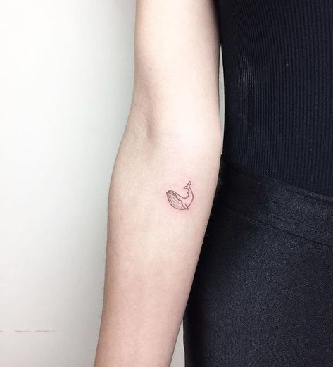 Tiny Whale Tattoo, Whale Tattoo, Tattoo Tiny, Whale Tattoos, Shape Tattoo, Stylish Tattoo, Muster Tattoos, Disney Tattoo, Diy Tattoo