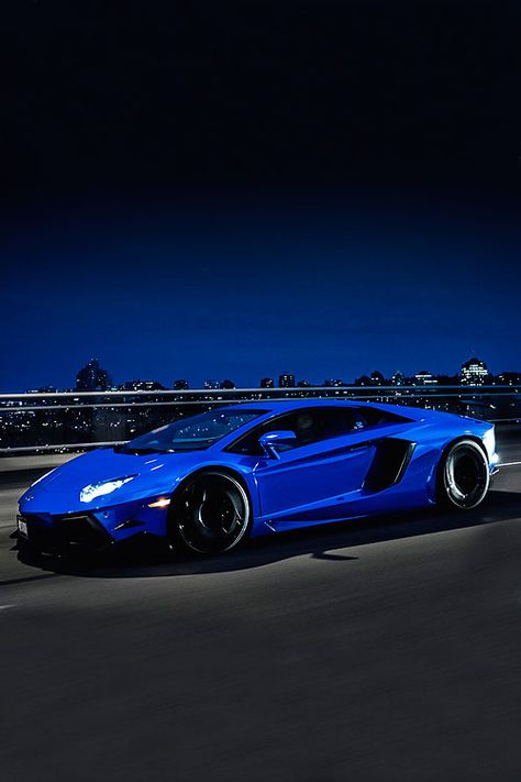 DOITLIGHTSON Kereta Sport, Blue Lamborghini, Tmax Yamaha, Lamborghini Cars, Blue Car, Super Luxury Cars, Fancy Cars, Best Luxury Cars, Awesome Cars