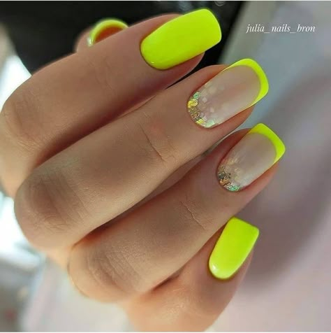 Neon Yellow Nails, Neon Nail Designs, Summer Manicure, Simple Gel Nails, Vacation Nails, Neon Nails, Hot Nails, Yellow Nails, Chic Nails