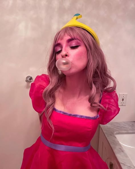 Princess Bubblegum Cosplay Makeup, Princess Bubble Gum Halloween, Princess Bubblegum Crown Diy, Finn And Princess Bubblegum Costume, Princess Bubblegum And Marceline Halloween, Princess Bubblegum Outfits Inspired, Pink Hair Costume Ideas Halloween, Bubblegum Halloween Costume, Pink Hair Characters Halloween