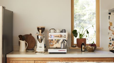 Coffee Setup, Coffee Station Kitchen, Coffee Bar Station, Coffee Bar Design, Bar Station, Home Coffee Stations, Coffee Bars In Kitchen, Coffee Nook, Best Coffee Maker