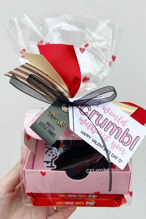 Teacher Gifts Valentines Day, Crumbl Cookie Display, Crumbl Cookie Gift Ideas, Valentine Co Worker Gifts Cute Ideas, Client Valentine Gift Ideas, Pick Me Up Gift Ideas For Friends, Crumbl Valentines Gift, Crumble Cookie Gift Idea, Small Birthday Gift Ideas