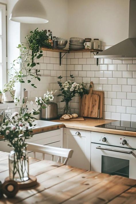 Creating a Scandinavian Kitchen: Simple and Functional Dining Room Colour Schemes, Green Kitchen Accessories, Sage Kitchen, Dining Room Design Luxury, Scandinavian Kitchens, Green Kitchen Decor, Scandinavian Kitchen Design, Sage Green Kitchen, Design Tricks