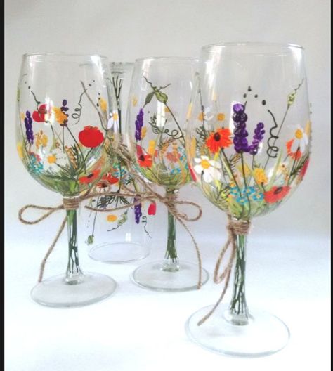 Painted Wine Glasses Ideas, Paint Wine Glasses, Wine Glass Painting Ideas, Hand Painted Wine Glasses Diy, Wine Glass Painting, Diy Wine Glasses Painted, Spring Wine, Wine Glass Designs, Diy Wine Glasses