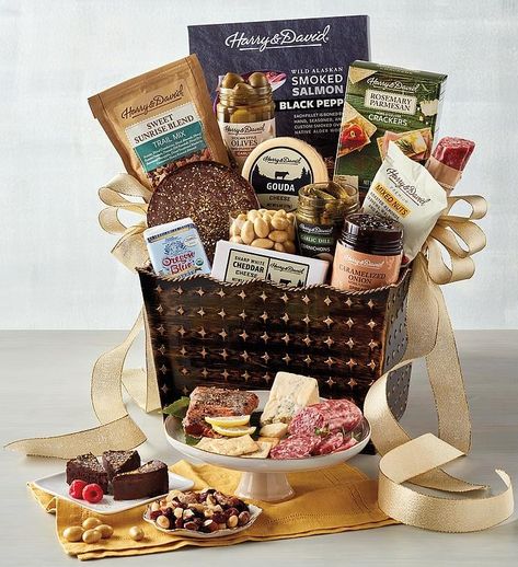 Red Wine Gift Basket, Wafer Rolls, Cheese Gift Baskets, Healthy Gift Basket, Snack Gift Baskets, Wine Basket, Cinnamon Pecans, Savory Cheese, Cheese Gifts