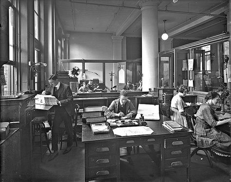 Another wonderful peek into office life in the 1920s - this time in Canada.    (H. P. Labelle & Cie. office interior, Montreal, QC, 1920.) #1920s #officehistory 1920s Office, Classic Office Interior, Interior Barn Door Hardware, Old Office, New York Office, City Office, Classic Office, White Office, Vintage Office