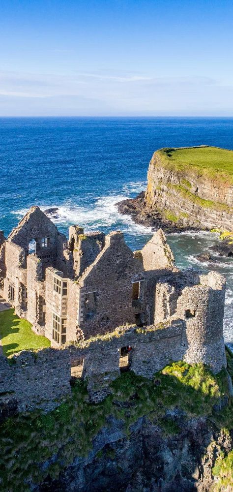 #Beautiful place Lock Screen Picture, Dunluce Castle, Castle Ireland, Galaxy Pictures, Outside World, Beautiful Place, Northern Ireland, Wonderful Places, Lock Screen Wallpaper