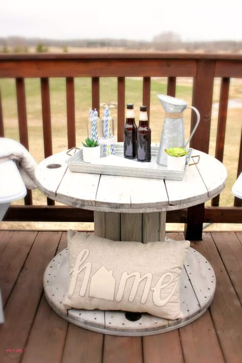 23 DIY Outdoor Projects To Spruce Up Your Backyard – The House of Wood Diy Cable Spool Table, Wood Spool Tables, Cable Spool Furniture, Wooden Spool Tables, Cable Spool Tables, Wooden Spool Projects, Spool Table, Spool Furniture, Spool Tables