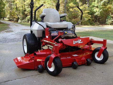 The Best Zero Turn Mower Buyer's Guide - How to Pick The Best ZTR For You! Best Zero Turn Mower, Commercial Lawn Mowers, Commercial Zero Turn Mowers, Lawn Striping, Commercial Mowers, John Deere Lawn Mower, Lawn Mower Repair, Lawn Care Business, Zero Turn Lawn Mowers