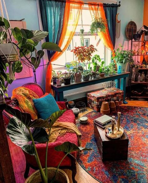 Hippie Apartment, Vintage Maximalist Decor, Cozy Boho Bedroom, Hippie Bedroom, Hippy Room, Chill Room, Hippie Homes, Maximalist Decor, Boho Room