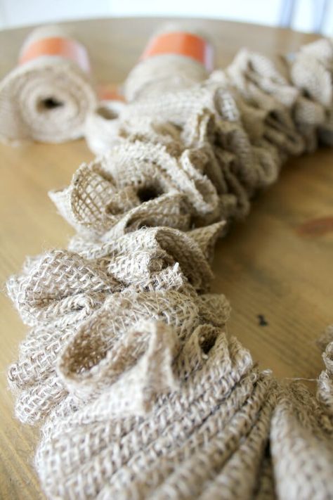 Diy Burlap Garland Ideas, Burlap Garland Ideas, How To Make Burlap Garland, Burlap Garland Diy, Fall Garland Diy, Burlap Swag, Jute Garland, Porch Garland, Burlap Crafts Diy