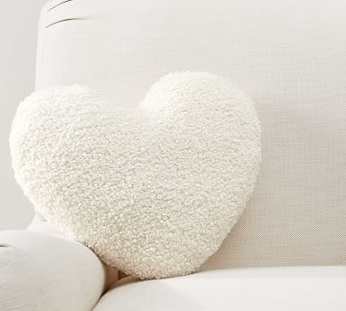 Button Knit Faux Fur Trim Pillow Covers | Pottery Barn Closet Makeup Room, Cozy Christmas Bedroom, Boho Chic Bedding, Heart Shaped Pillow, Cozy Christmas Living Room, Shaped Pillow, Cozy Pillow, Heart Pillow, Christmas Bedroom