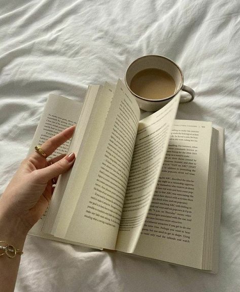 #books #booklovers #bookstagram #booktok #bookscorner #booksinspo #booksinsta Bookstagram Inspiration, World Of Books, Foto Ideas Instagram, Coffee And Books, Book Girl, Study Motivation, Book Aesthetic, Aesthetic Photo, Instagram Aesthetic