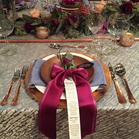 Bow Table Setting, Burgundy Wedding Table, Blue Table Settings, Blue Wedding Decorations, Christmas Table Setting, Envelope Addressing, Classy Christmas, Setting Ideas, Dusty Blue Weddings