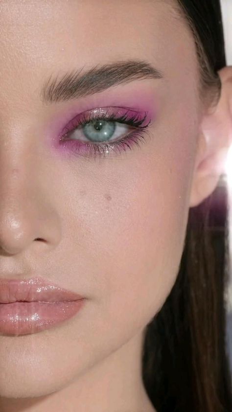 Pink Eyeshadow Tutorial Glittery Eye Makeup Tutorial Valentine's Day Makeup Glittery Eye Makeup Tutorial, Pink Eyeshadow Tutorial, Glittery Eye Makeup, Day Eye Makeup, Valentine's Day Makeup, Ads Social Media, Ads Manager, Pink Eyeshadow Look, Facebook Ads Manager