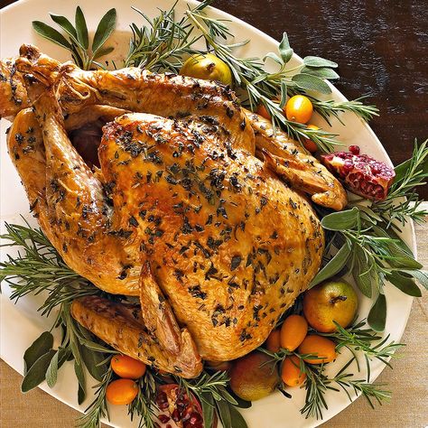 Thanksgiving Vegetable Medley, Best Thanksgiving Turkey Recipe, Herb Roasted Turkey, Carving A Turkey, Recipe Thanksgiving, Roast Turkey Recipes, Easy Thanksgiving Recipes, Midnight City, Food Story