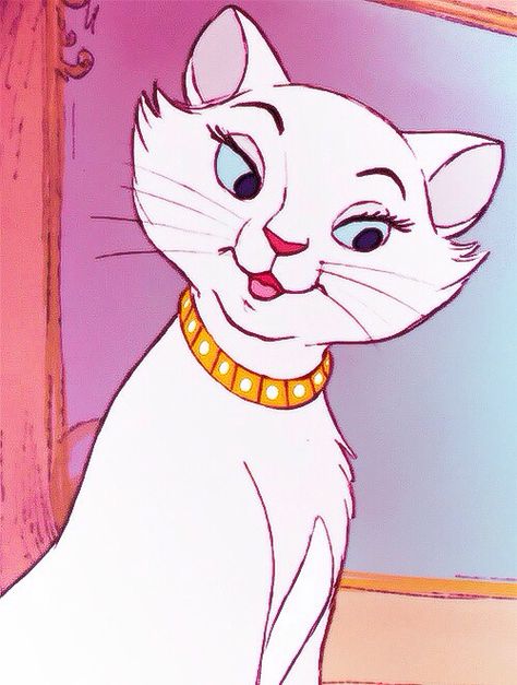 I wanna get a fluffy white cat and name it duchess and get it a pretty necklace Duchess Cat, Disney Stills, Duchess Aristocats, Khao Manee, Animals Disney, Disney Word, Disney Cats, The Aristocats, Cartoon Disney