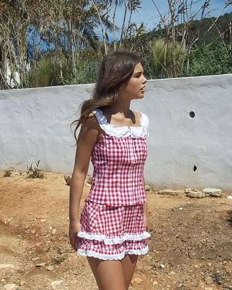 Rara Skirt, Gingham Outfit, Skirt Aesthetic, Many Many, Gingham Tops, Cute Summer Outfits, Beach Girl, Corset Top, Lana Del Rey