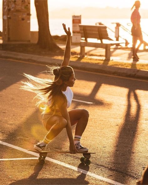 Skater Photoshoot, Skateboarding Aesthetic, Skateboard Photos, Skateboard Aesthetic, Surf Aesthetic, Skate Photos, Skateboard Photography, Surf Vibes, Skate Girl