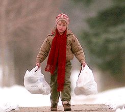 Grocery bags ripping GIF Christmas Films Aesthetic, Christmas Movies Aesthetic, Winter Home Aesthetic, Christmas Movie Aesthetic, Homealone Christmas, Home Alone 1, Home Alone Movie, Kaptan Jack Sparrow, Xmas Movies